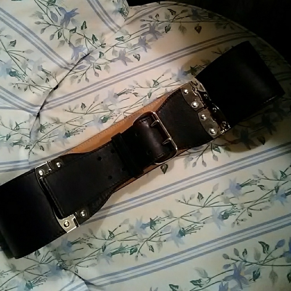 SAKS FIFTH AVENUE BELT!